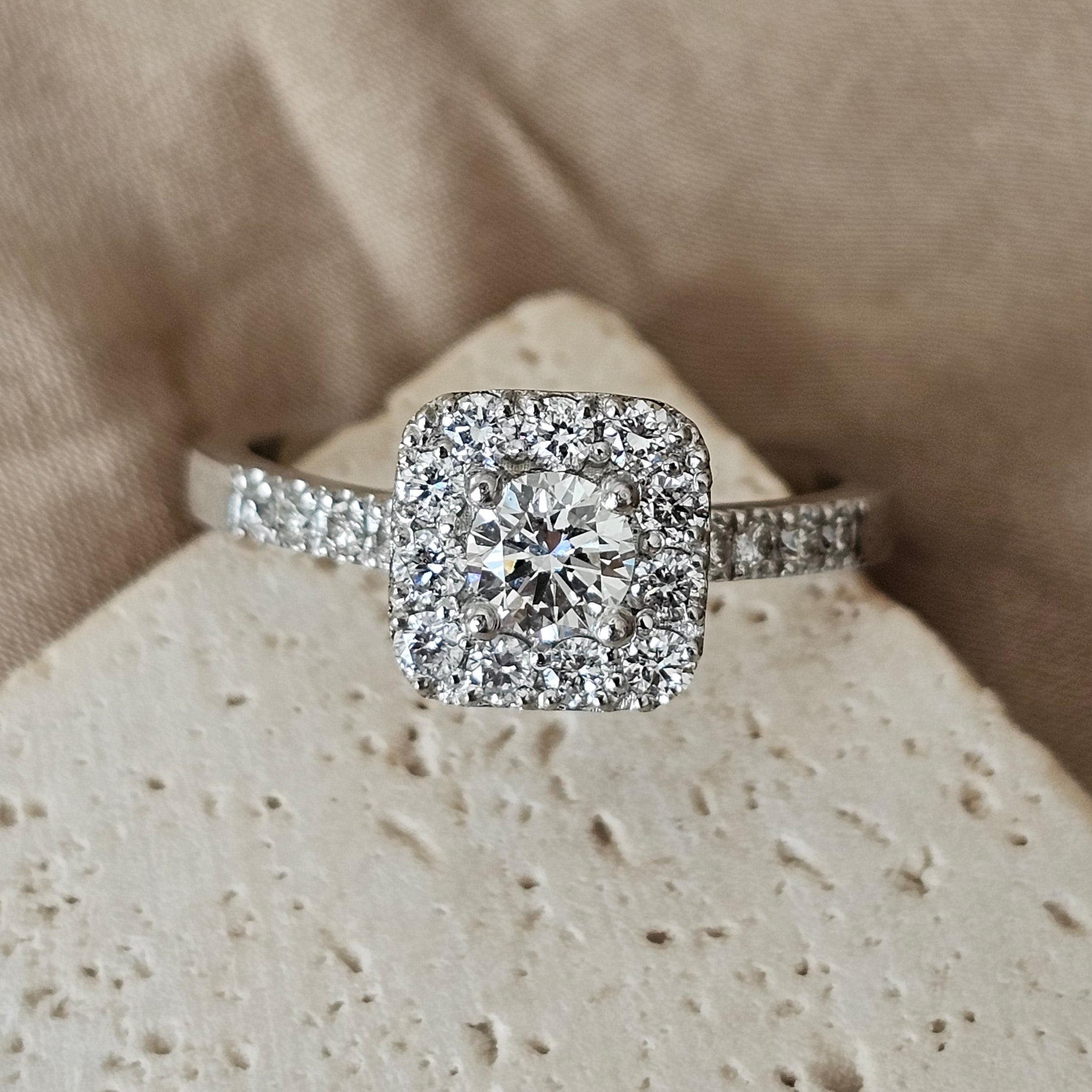 Anillo Julia