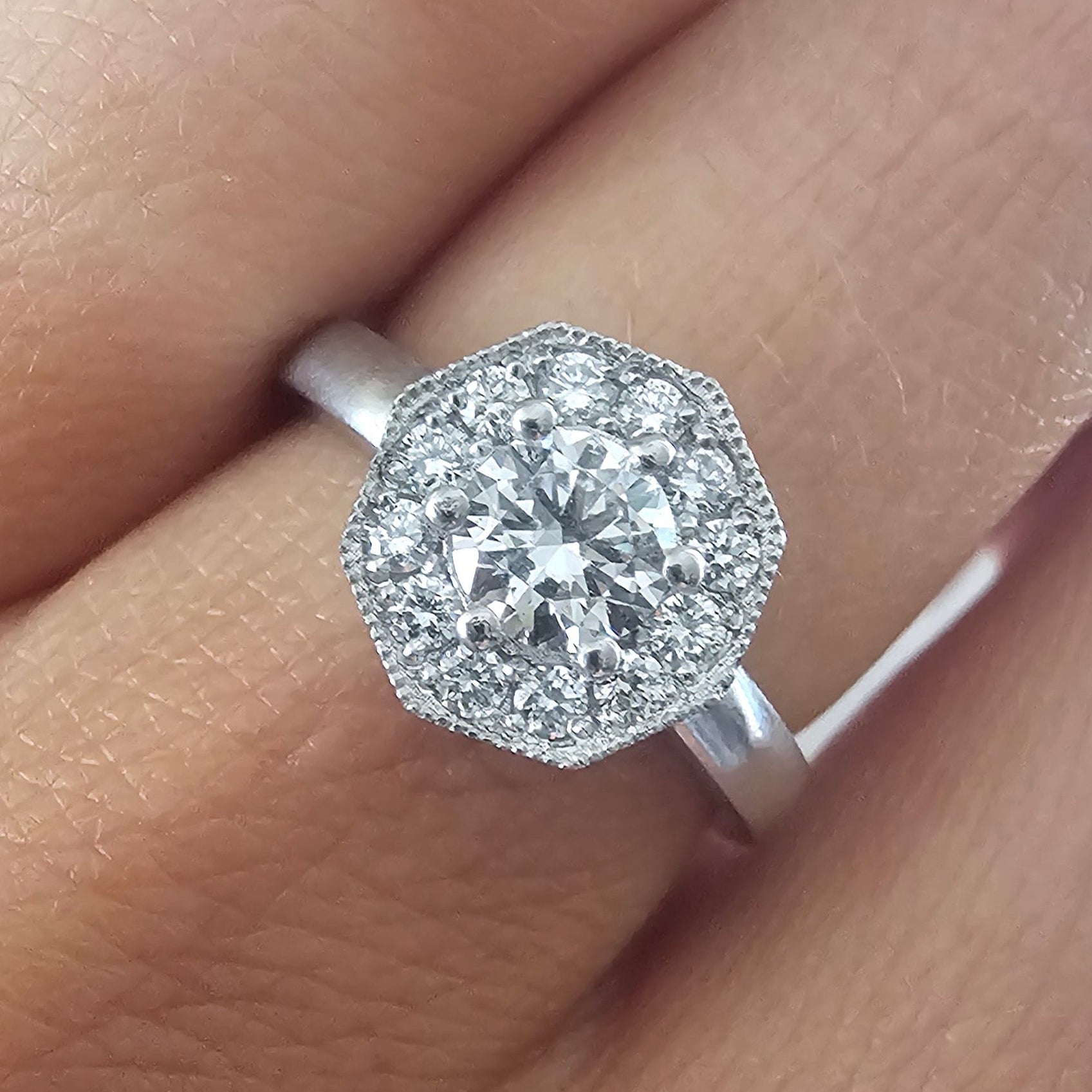 Anillo Delia