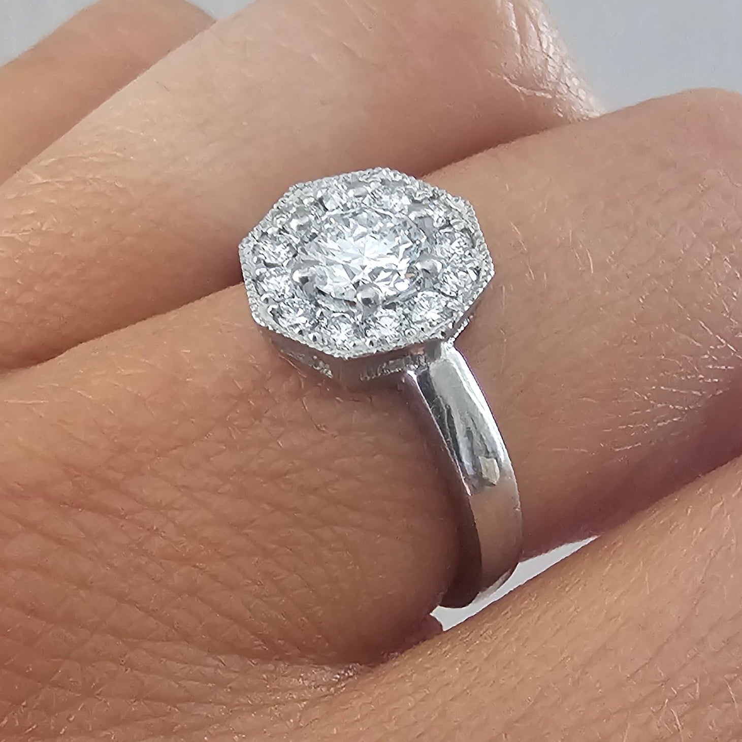 Anillo Delia