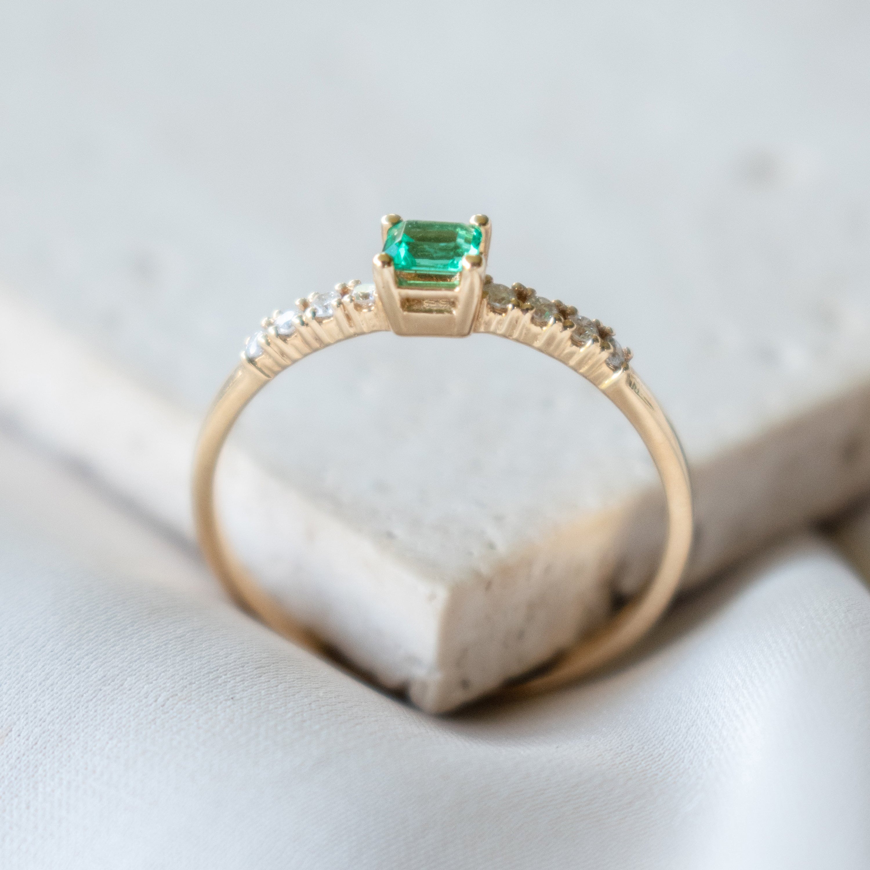 Anillo Émeraude