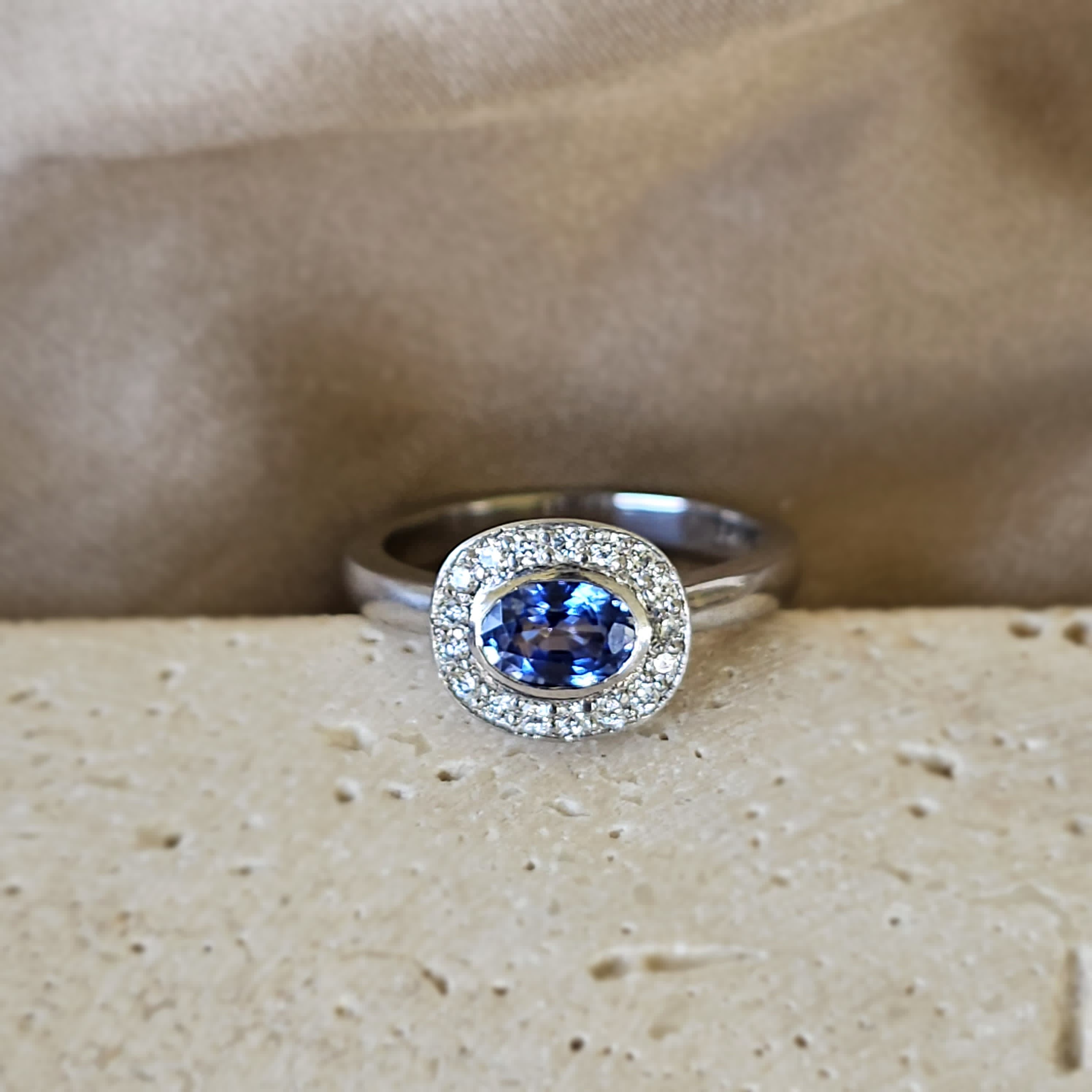 Anillo Luzia