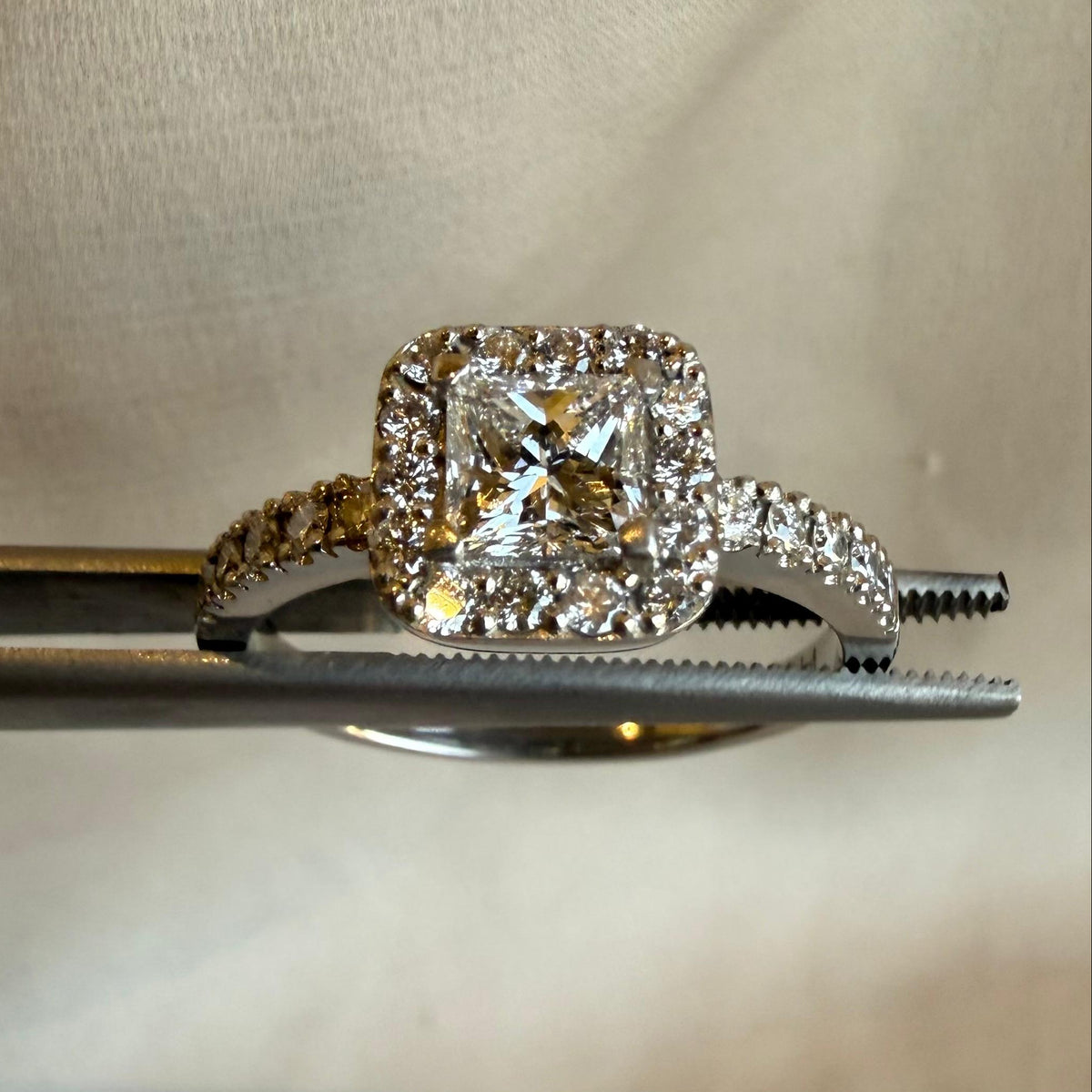 Anillo Julia Cuadrado