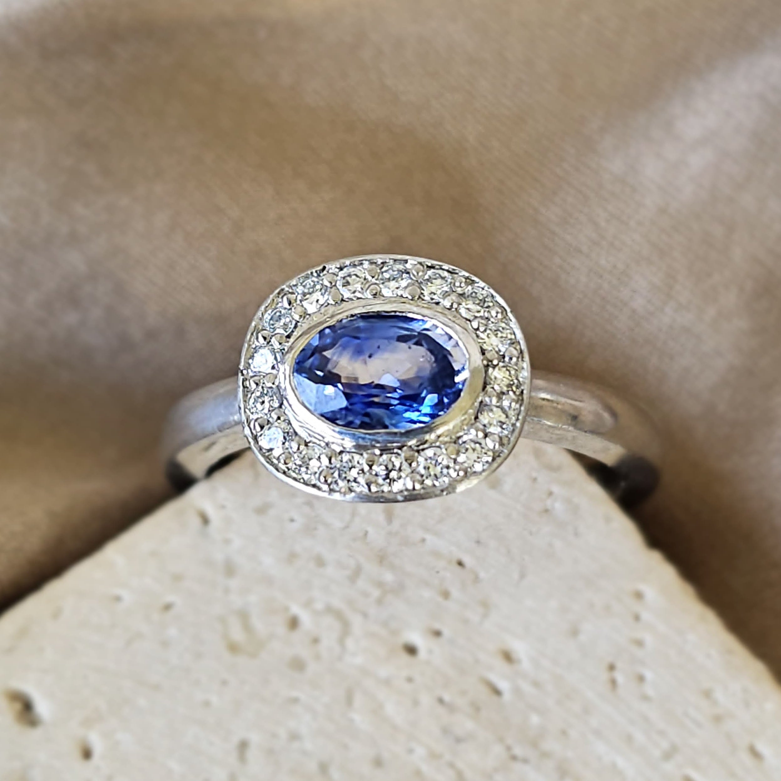 Anillo Lucía Zafiro