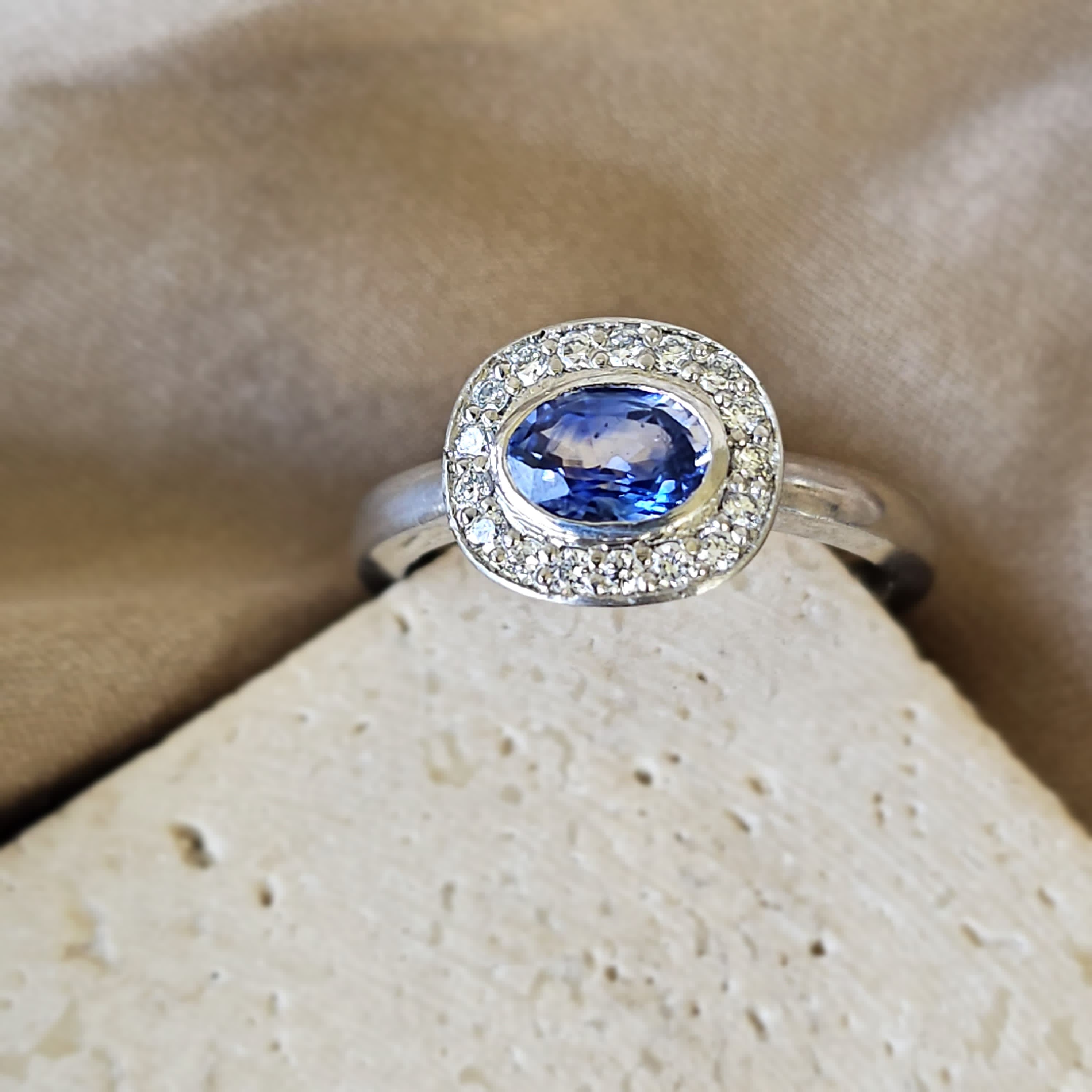 Anillo Luzia