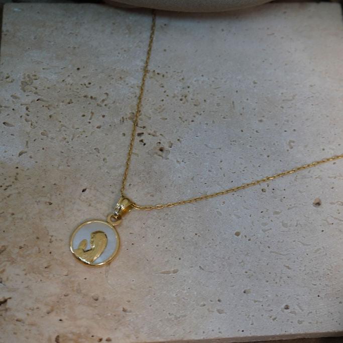 Medalla Virgen Nácar Oro
